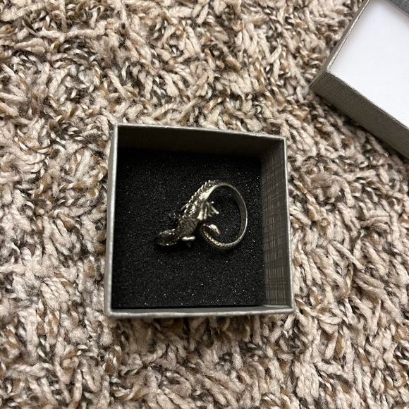 Ring - Picture 4 of 4